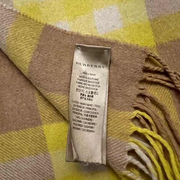 BURBERRY London Rare Tan Yellow & Black Plaid 100% Cashmere Fringed Scarf - Picture 4 of 5